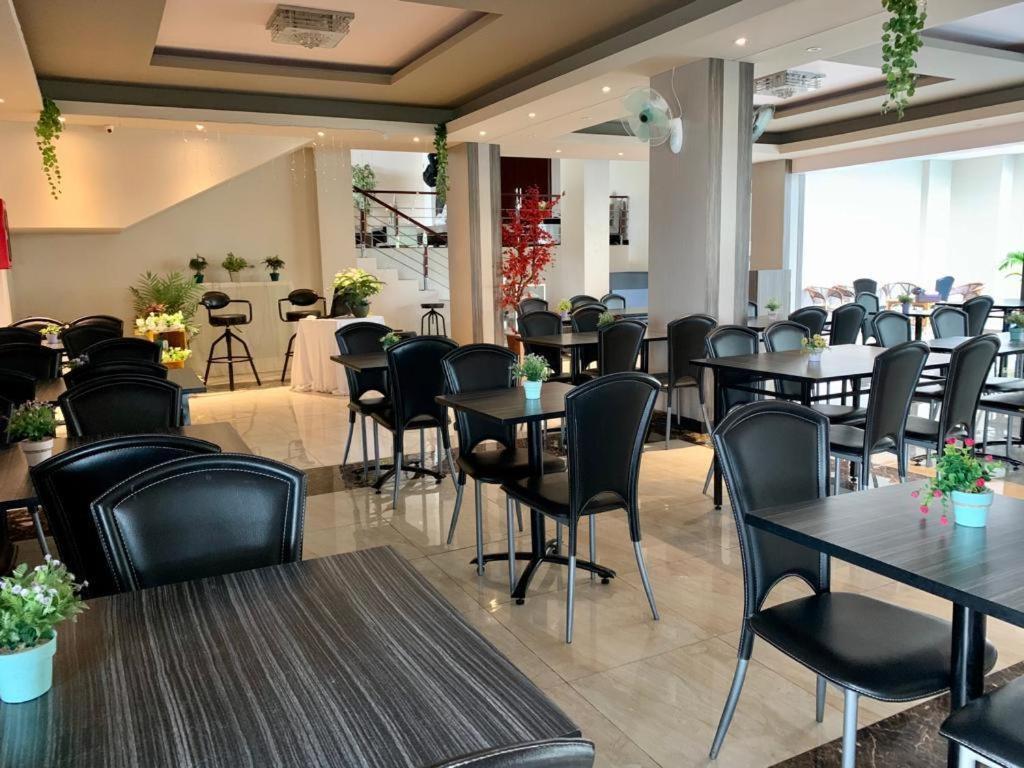 Grand Vilia Hotel Langgur Buitenkant foto