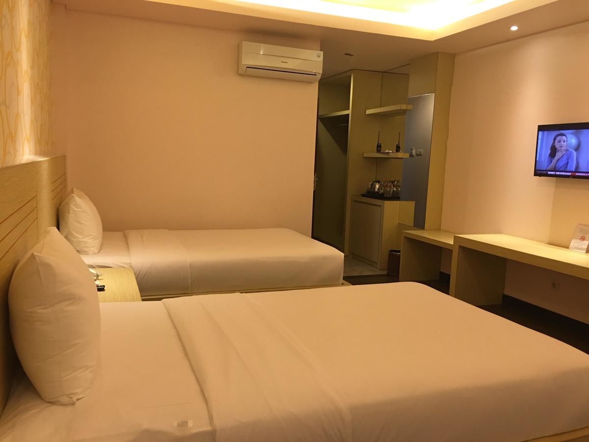 Grand Vilia Hotel Langgur Buitenkant foto